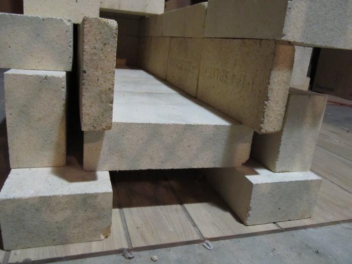 [Thumbnail for space for insulation sides and below.JPG]